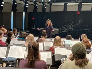 Dr. Linda Morehouse conducting the Iowa Symphony Band