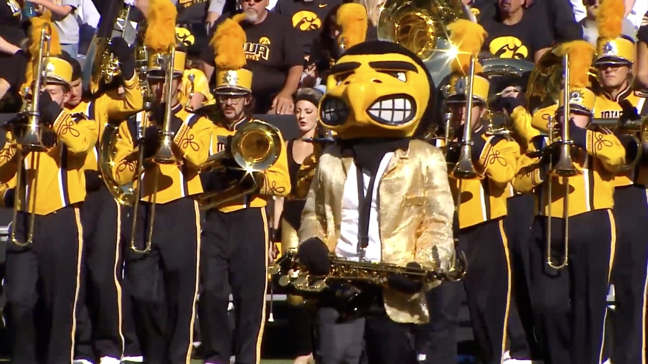 Herky in the 80s Vibes Show